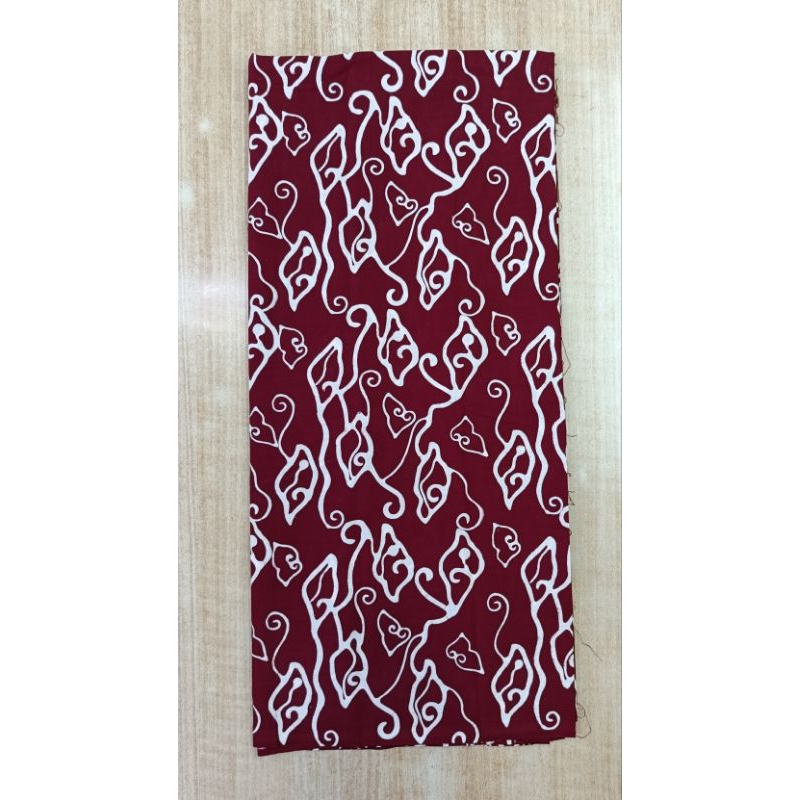 kain batik Cap Batik garutan motif Megamendung warna merah maroon