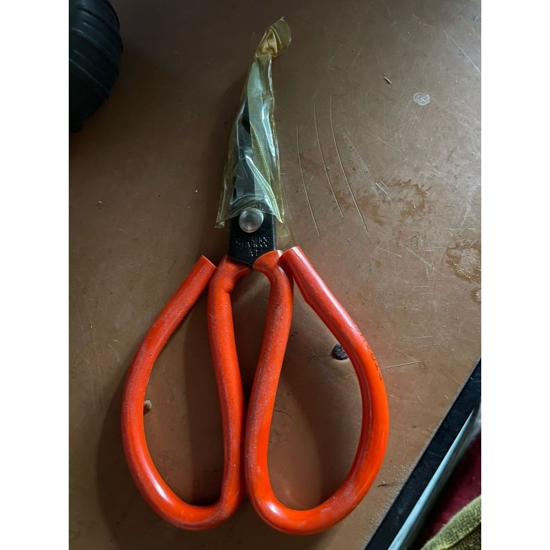 

￼Gunting Jahit | Gunting Kain | Gunting Serbaguna | Gunting Kodok - Handle Selang 22CM