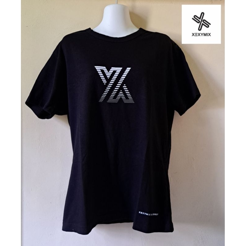 [PRELOVED/THRIFT] XEXYMIX BIG LOGO KAOS T-SHIRT ATASAN OVERSIZED SPORT  OLAHRAGA PRIA WANITA WARNA H