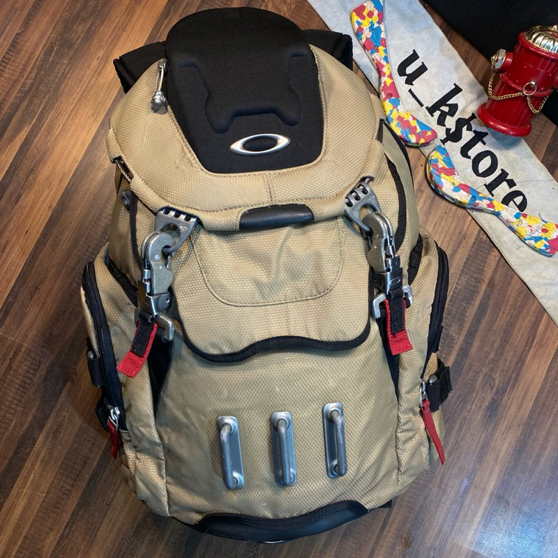 backpack oakley outdoor