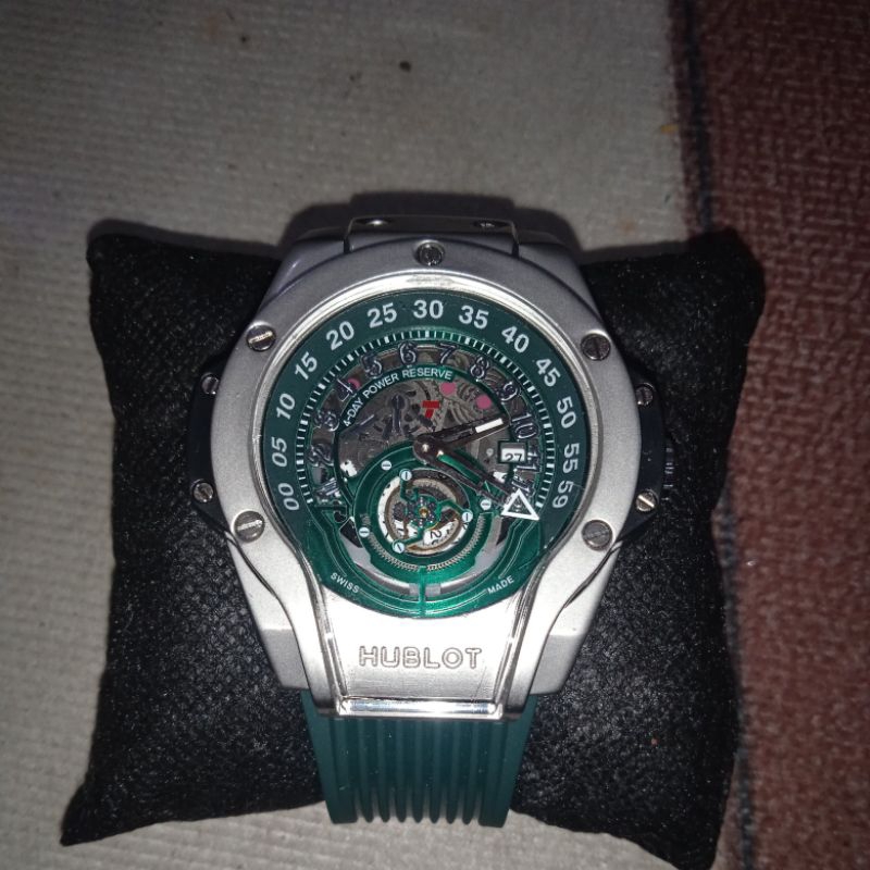 jam tangan pria Hublot premium stok terbatas limited edition