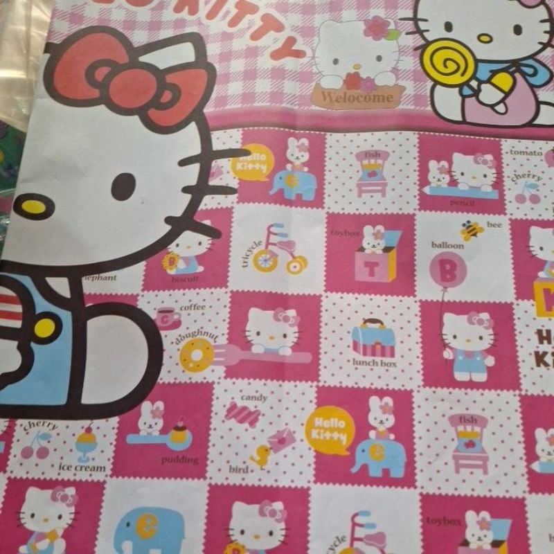 

KERTAS KADO HELLO KITTY