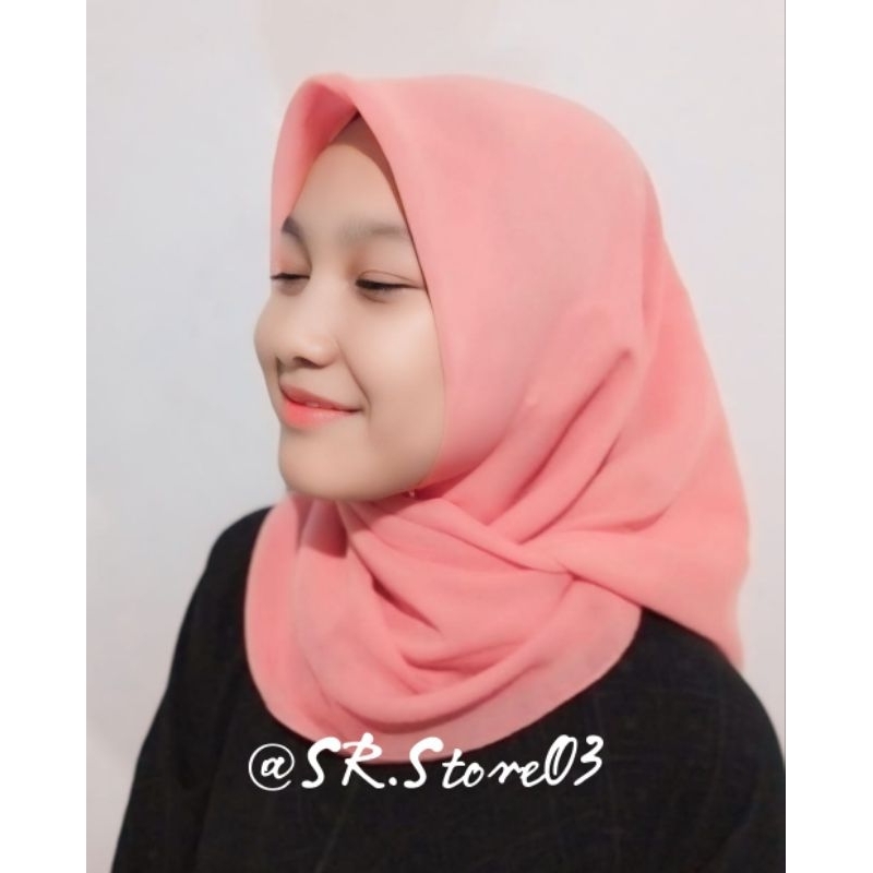 Kerudung segiempat (pollycotton premium)ukuran 130x130cm warna pink salem