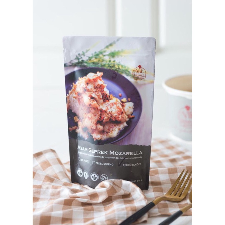 

Buruan pesan Ayam Geprek Mozarella Vakum Pack No Pedas NP