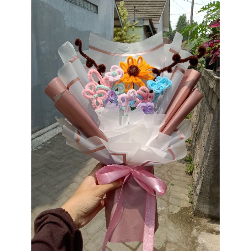 BOUQET BUNGA DARI KAWAT BULU/ BOUQET BUNGA UNTUK Wisuda,Anniversary,Ultah/Bouqet Cantik