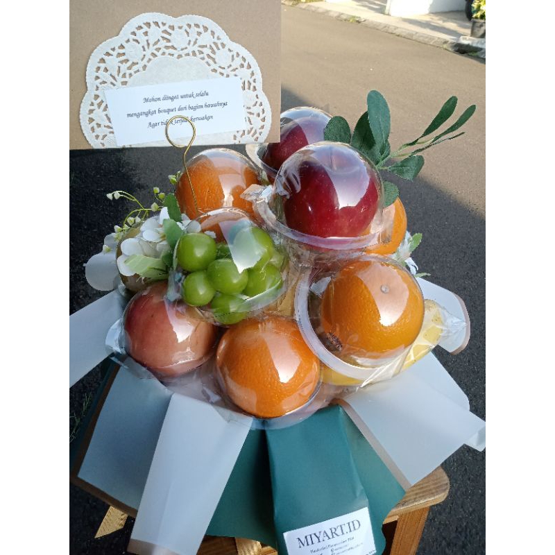 

Bucket Buah | Buket Buah | Hampers Buah | Bucket Bunga Buah | Bucket Aesthetic | Hampers Buah | Kado Buah