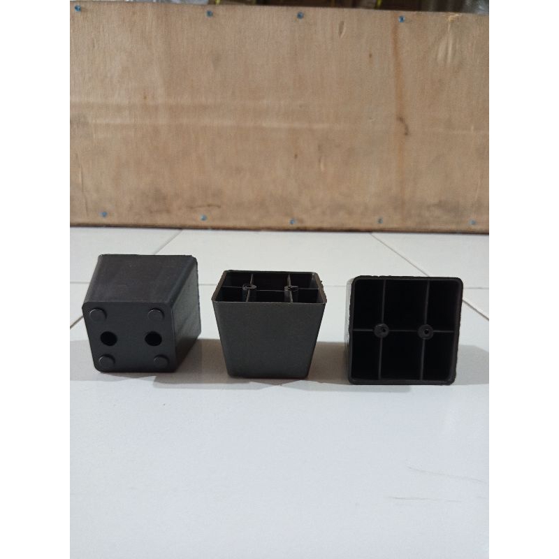 kaki piramid 6cm/kaki plastik/kotak stabil/kaki sofa piramid