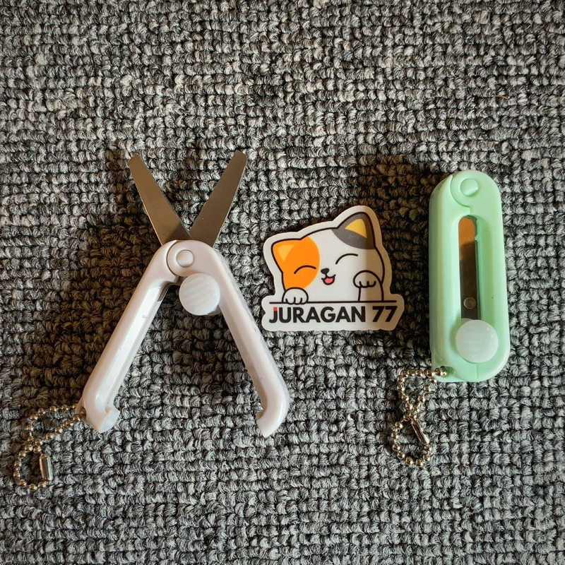 

Gunting Lipat Mini Traveling