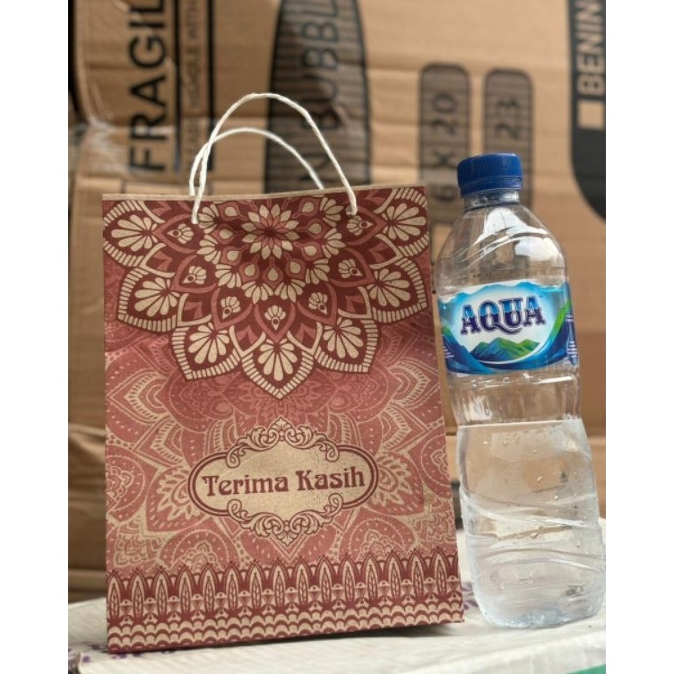 

First Sale Praktissl1 ikat isi 5 pcs tas kertas souvenir kertas batik Tanggung kurang lebihT25xP17xL5