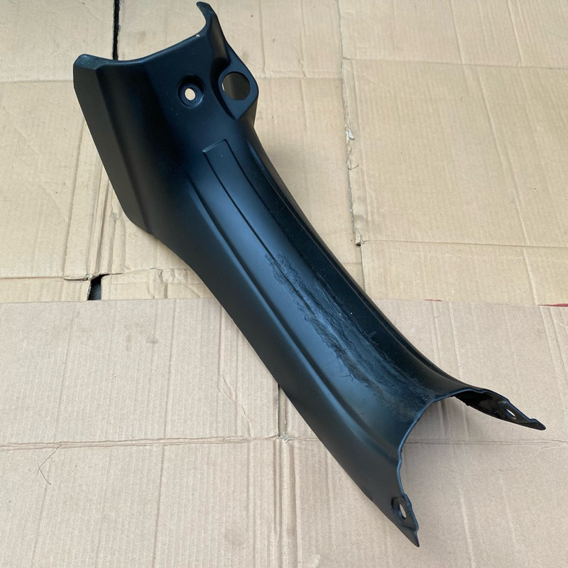 legshild body tengah yamaha alfa original