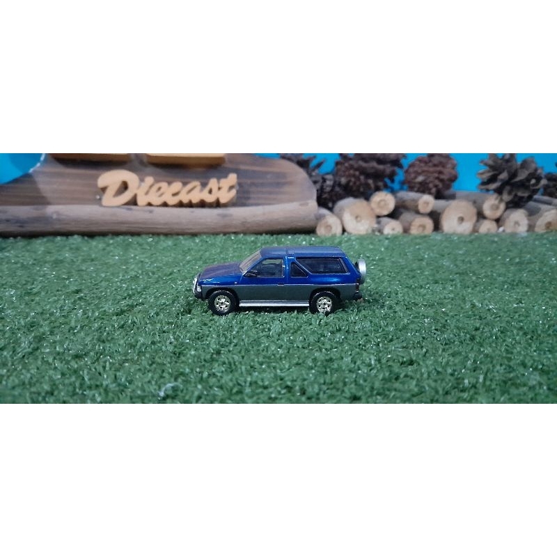 Diecast Miniatur Nissan Terrano biru skala 1:64