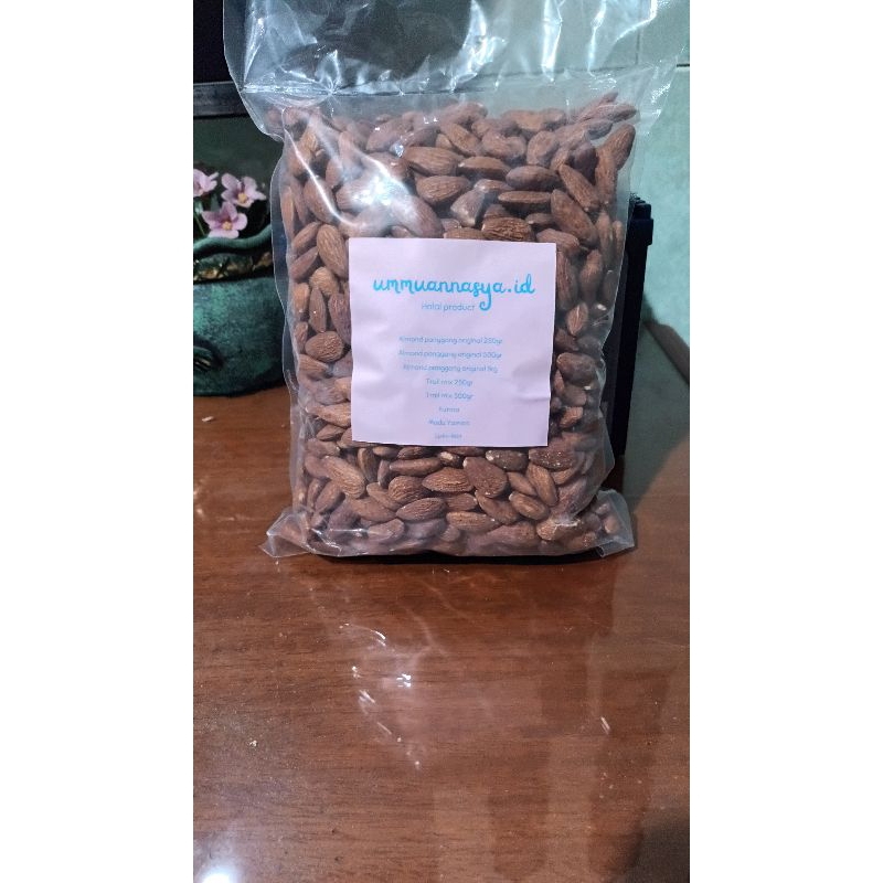 

ALMOND PANGGANG ORIGINAL KUPAS 1KG
