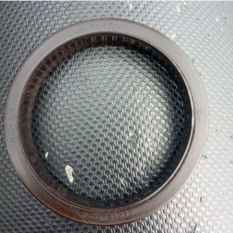 OIL SEAL TC 17 X 30 X 7 TC VITTON