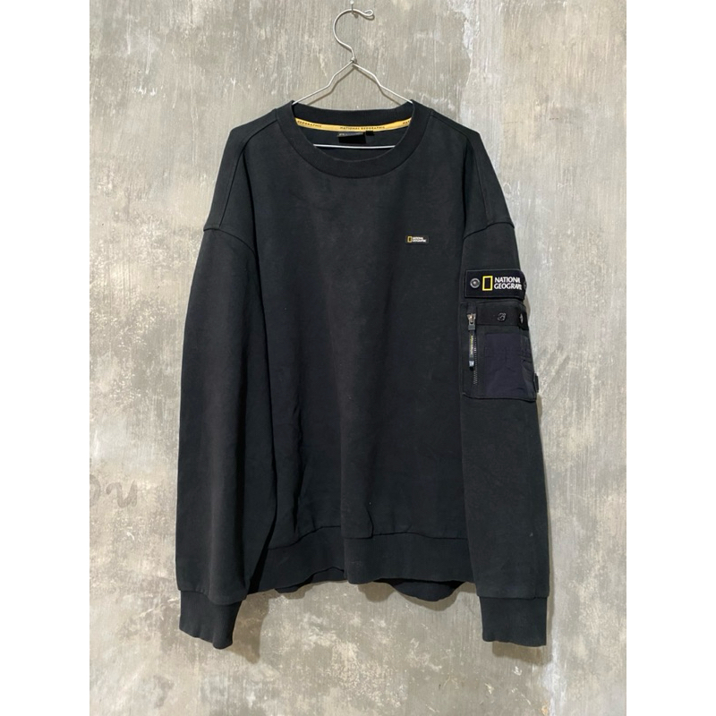 CREWNECK NATIONAL GEOGRAPHIC  PATCH SAKU SAMPING SECOND ORIGINAL