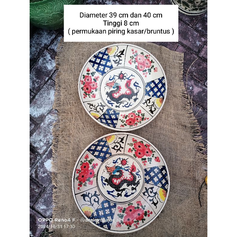 2 buah piring keramik lukis gambar naga permukaan piring kasar untuk dekorasi hiasan dinding