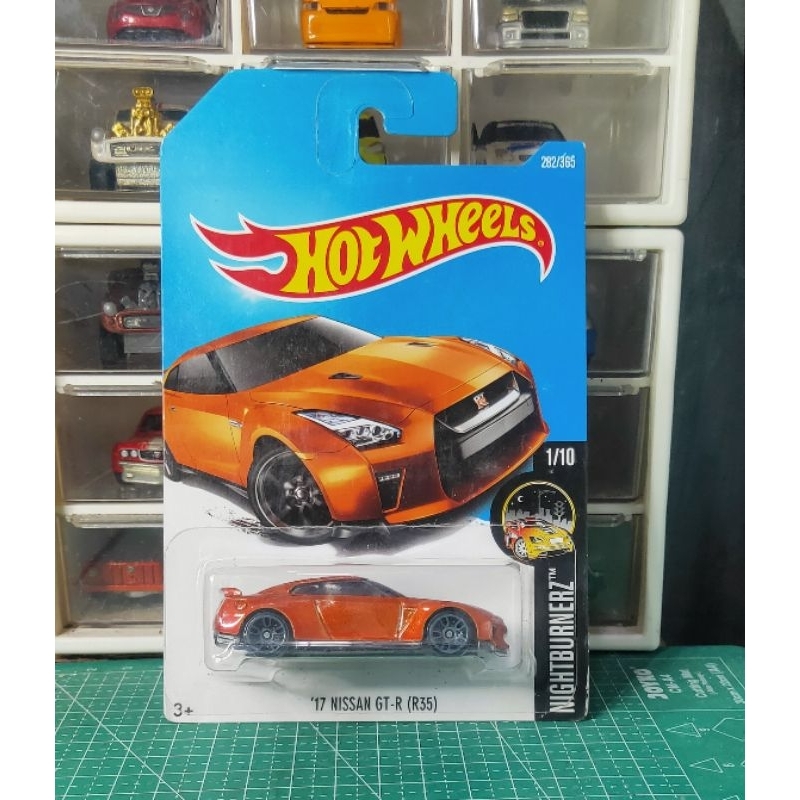 hotwheels 17 Nissan GTR r35