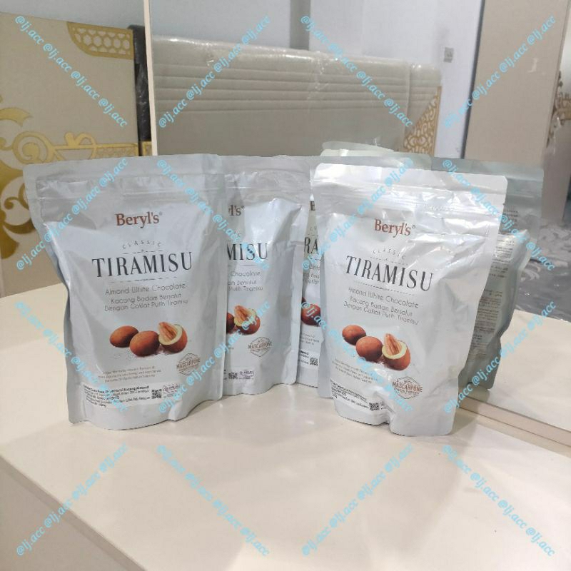 

beryl's beryls 300 gr almond white chocolate tiramisu coklat cokelat