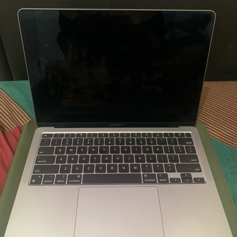 Macbook Air M1 8/256 Space Gray Garansi Resmi Indonesia