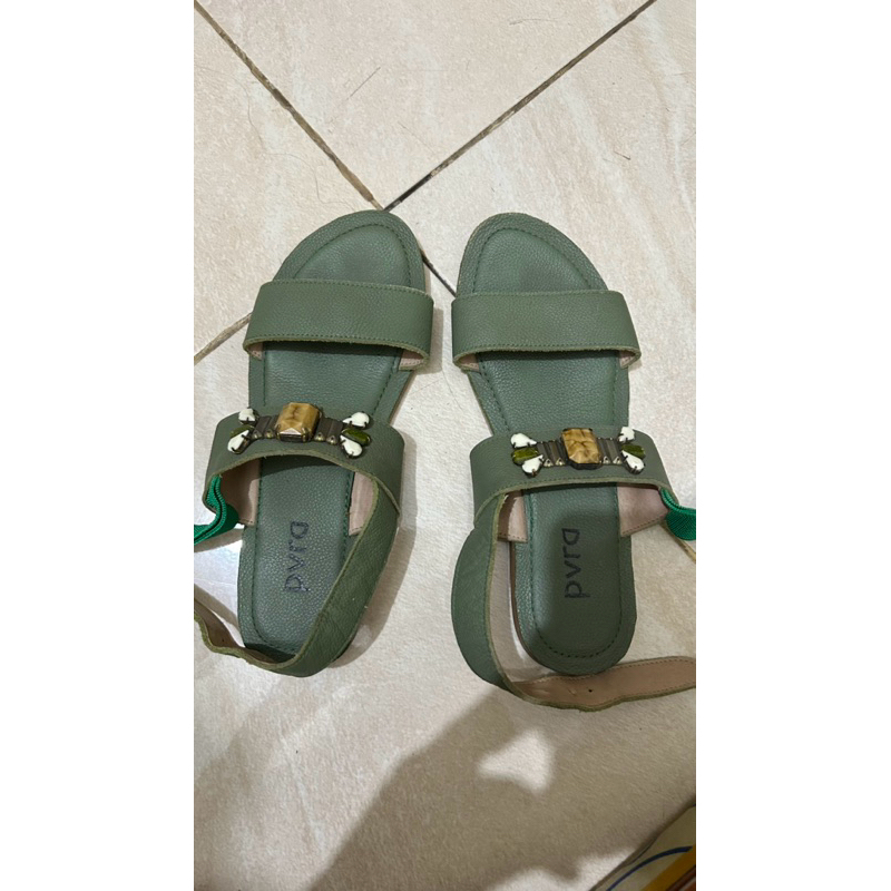preloved pvra green size 38 (24cm)