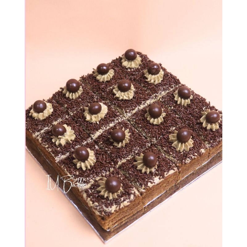 

mocca cake size 20x20