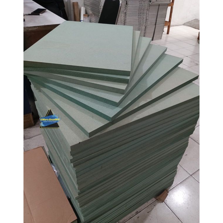 TERPERCAYA Mdf hijau HMR anti air 18mm