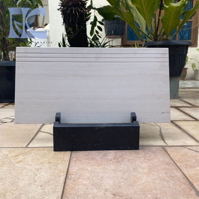 Pijakan granit anak tangga 30x60 Chersnut white