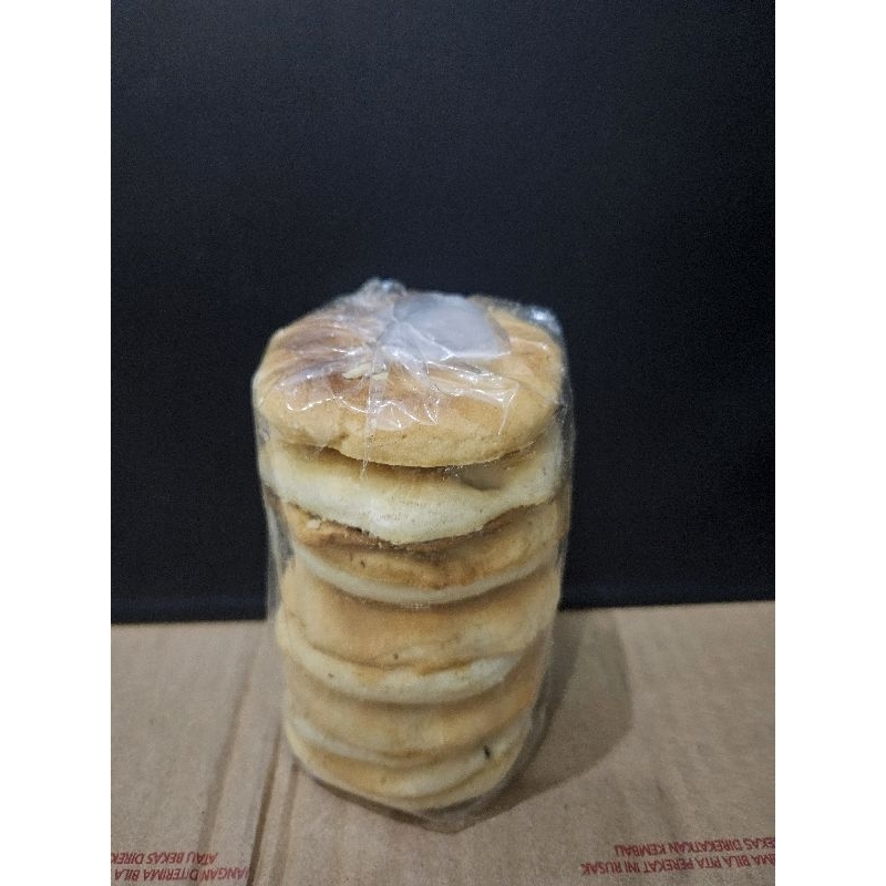 

Cemilan Instant Jajanan Tradisional Kue Kering Kue Bulan isi 12 pcs