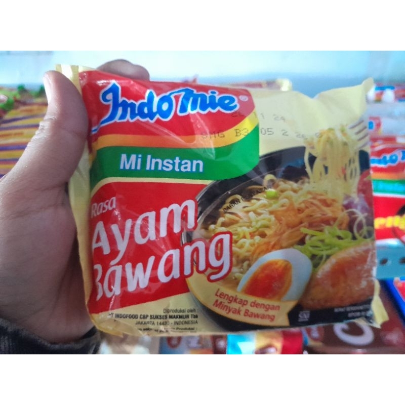 

indomie kuah/mie instan Ayam Bawang