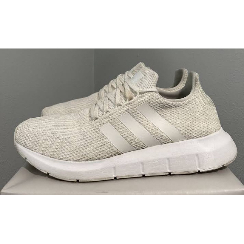 sepatu second adidas swift running 42