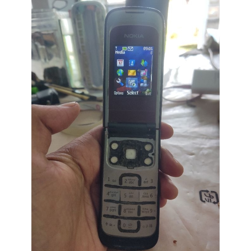Nokia 2720 fold