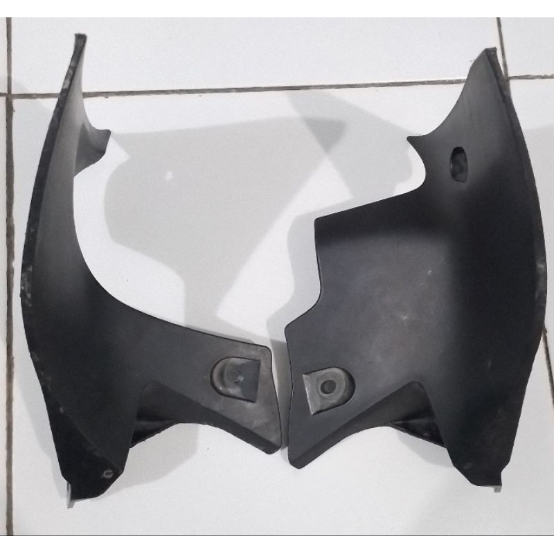 jual cover sambungan sayap tengki bagiyan dalem vixion nvl 1pa original