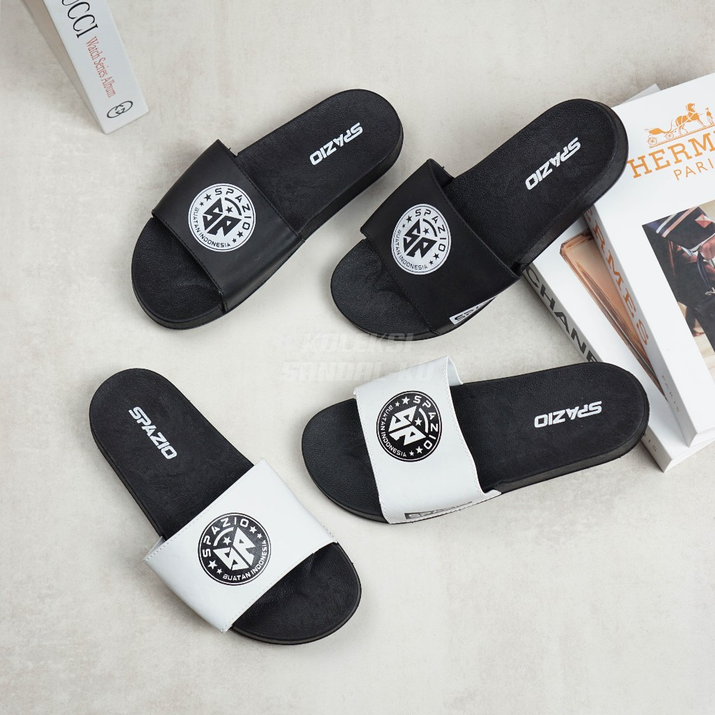 Sandal Selop Pria Harian Eleagan Tanpa Lem Kuat Tahan Air Warna Hitam dan Putih Size 39-43