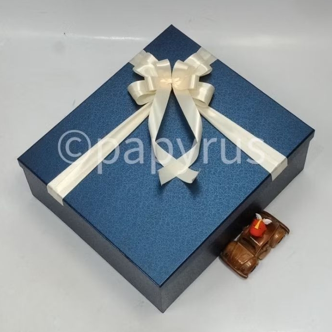 

PAPYRUS 35x40 Tinggi 15cm Kotak Kado Gift Box V3