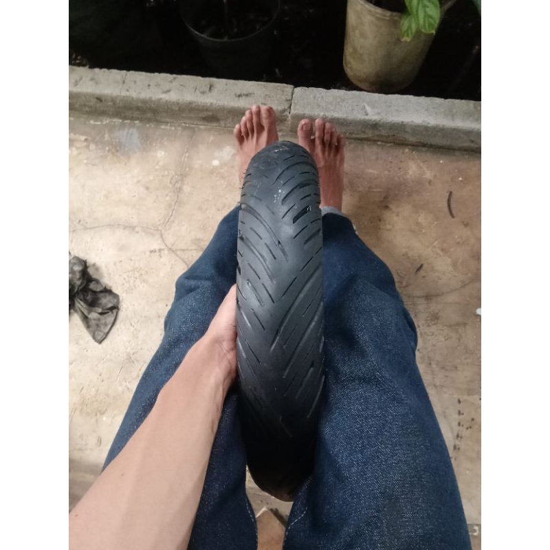 ban depan Scoopy donat merek federal ukuran 100/90 ring 12 ukiran