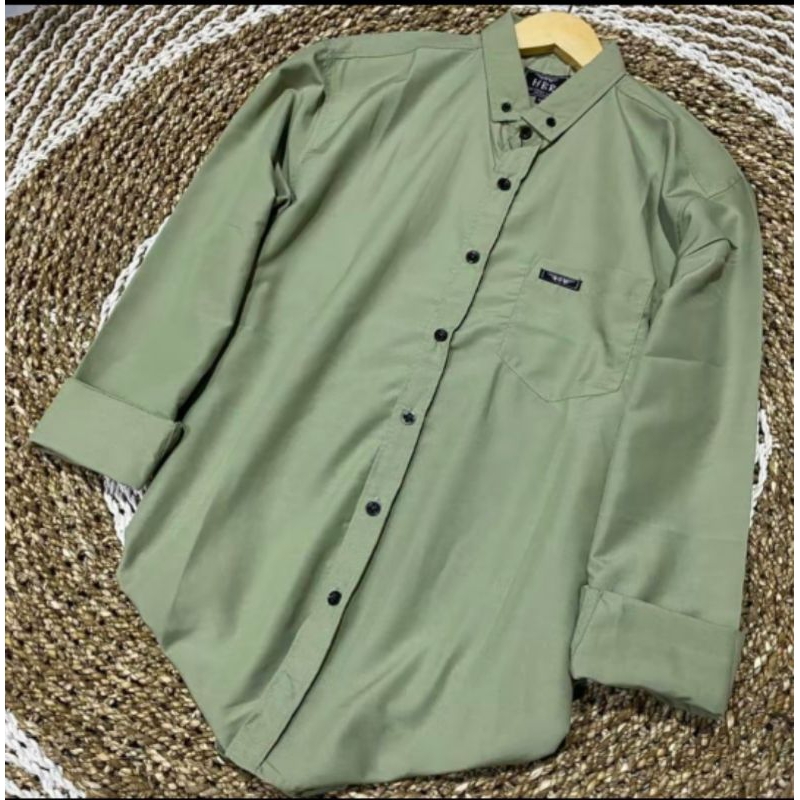 Kemeja Polos Pria Lengan Panjang Warna Hijau Sage|kemeja polos hijau sage green bahan katun fashion