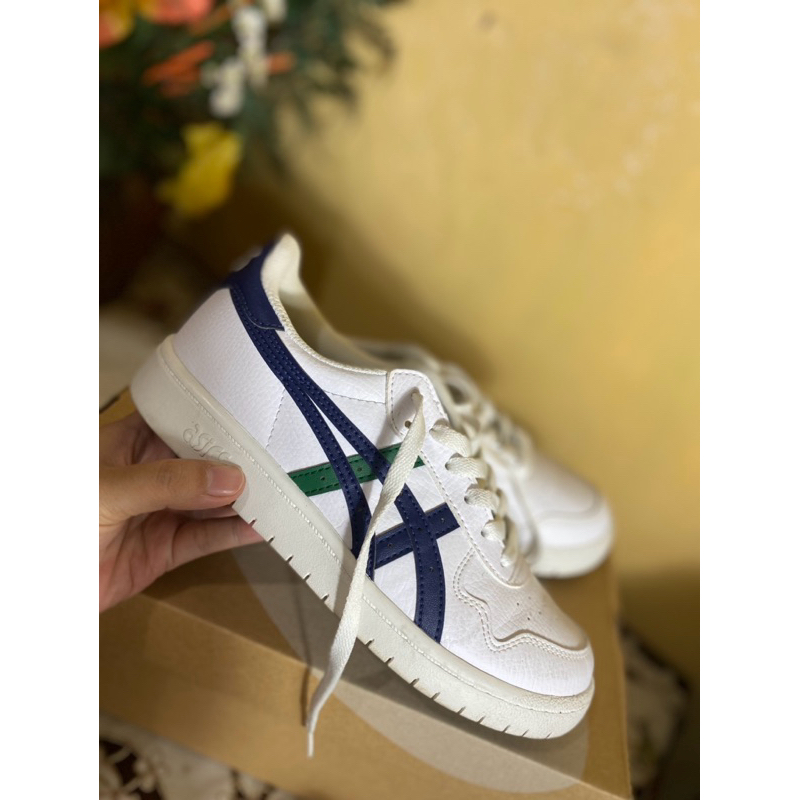 sepatu asics preloved