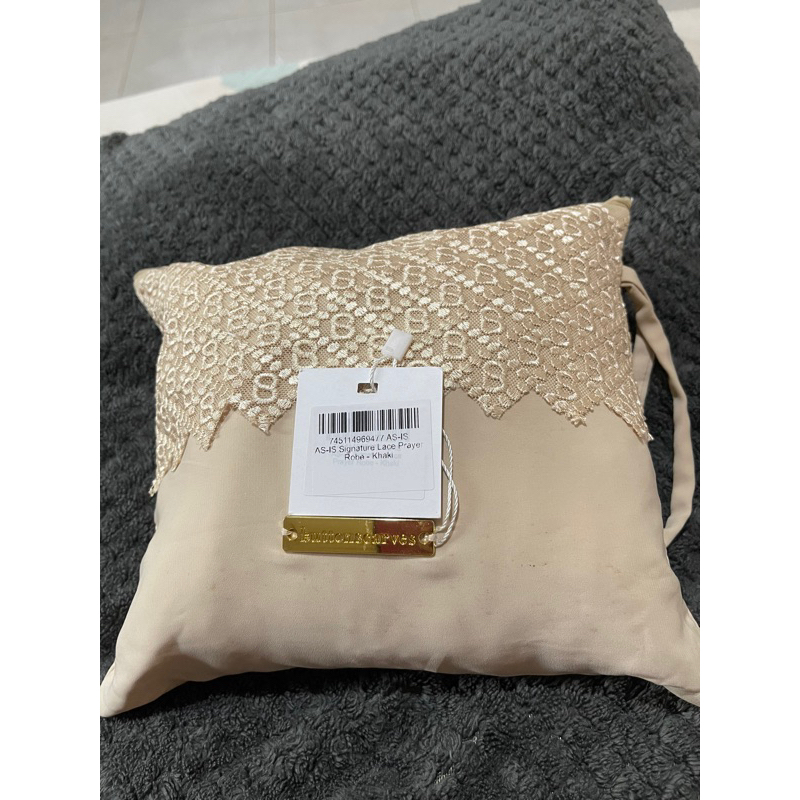 Buttonscraves Signature Lace Prayer Robe