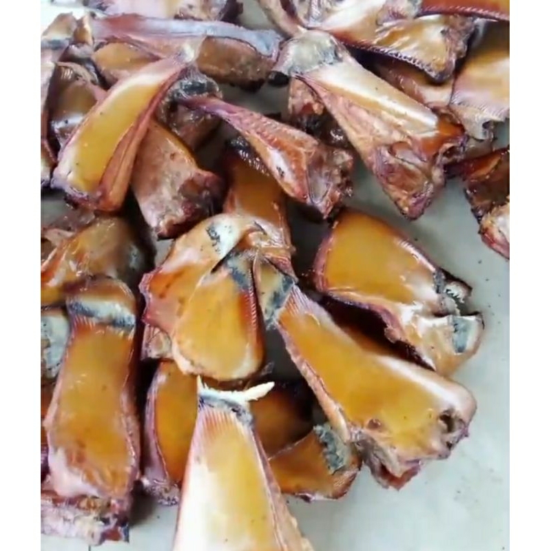 

Ikan Asap segar/ seafood/ Ikan Laut/ Tongkol/Salem/kakap/ayam laut