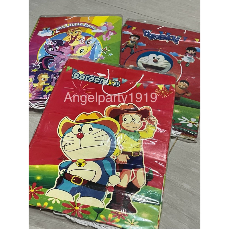 

paperbag karakter 23x30cm / tas kertas snack / paperbag ulang tahun / tas kertas 10 lmbr