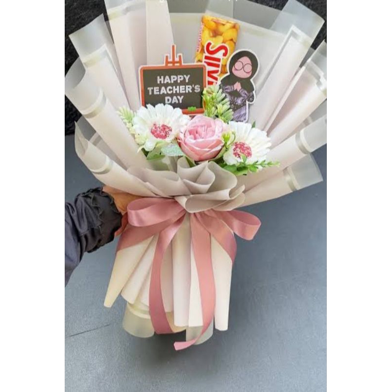 

Bucket isi coklat Silverqueen