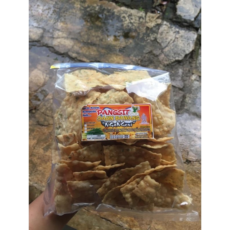 

Pangsit "Ngangeni" Special Daun Bawang Gurih (Tanpa Pengawet)