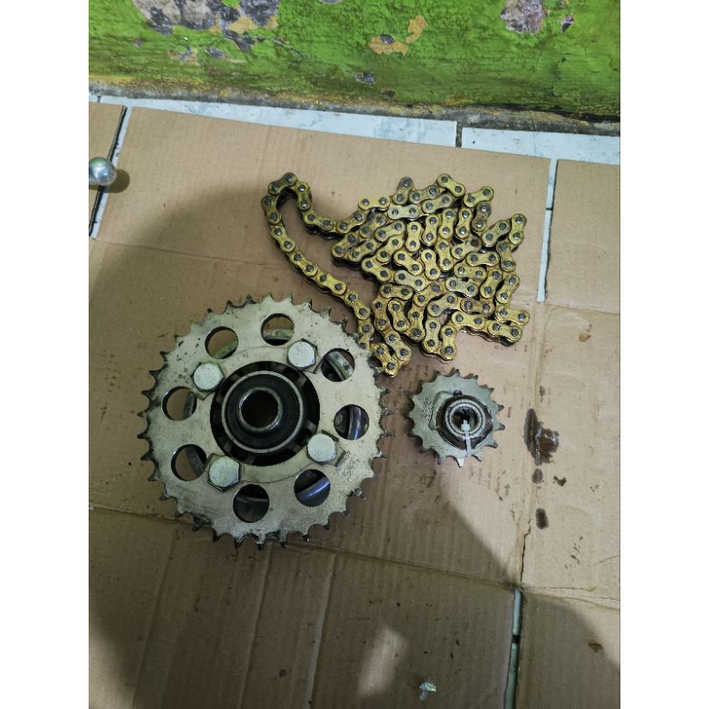 rantai rcb gear set sss 415 depan 15/belakang 38 no minus baru ke pasang sebentar