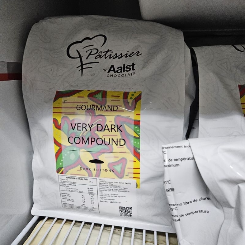 

Very Dark Compound Chocolate PATISSIER repacking