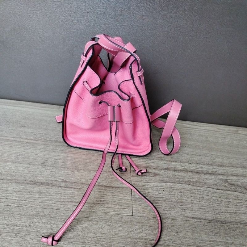 Tas Sling serut Loewe Hammock mini preloved