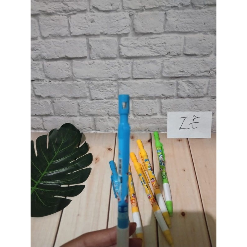 

1 pack Pensil Makenik 2.0 karakter