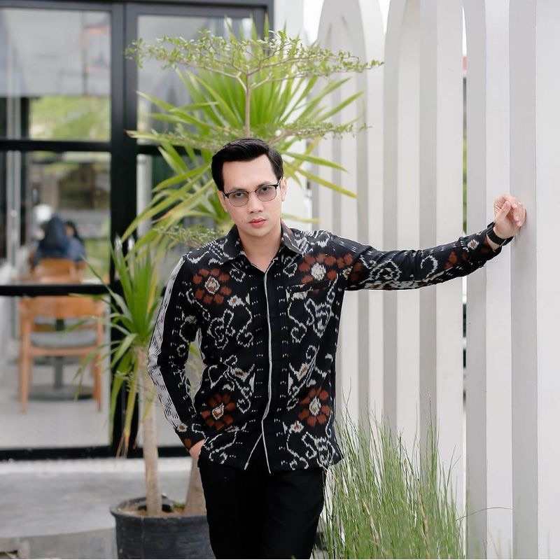 kemeja pria lengan panjang tenun troso motif nusatara