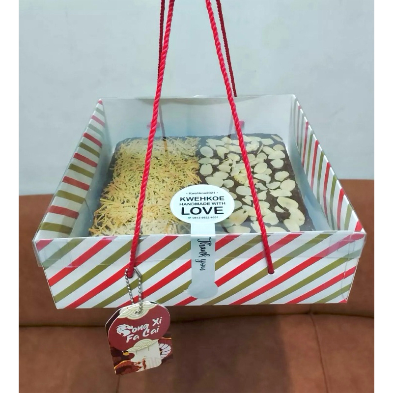

Box Hampers Natal Tutup Full Mika + TALI Red size 23x23x7,5 Box pudding / cake / kuker