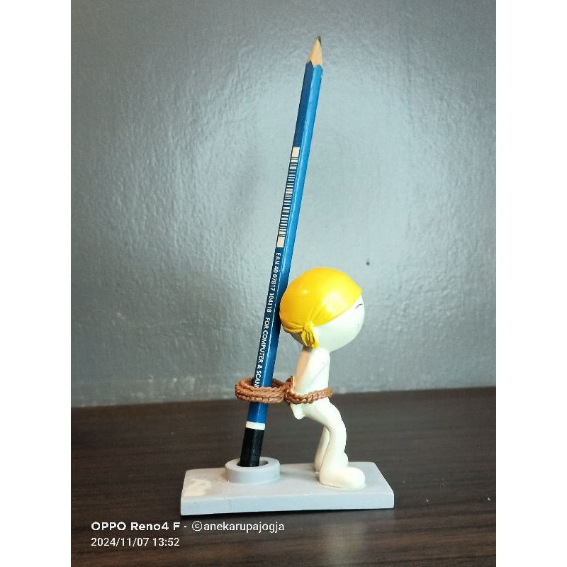 

pen holder thieft