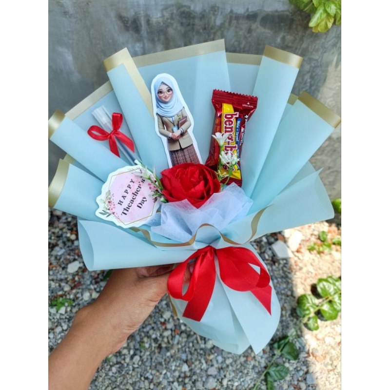 

Buket hari guru murah / buket guru cowok / buket guru cewek / buket snack / buket murah / buket bunga / buket pulpen / buket beng beng
