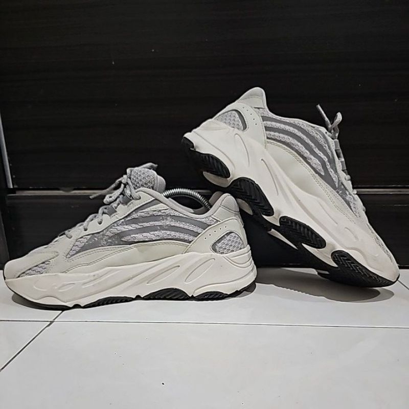 Adidas Yeezy 700 V2 second